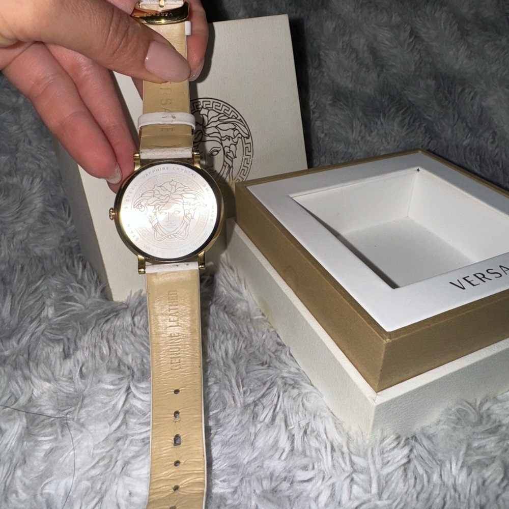 Versace Watch - Picture 3 of 4